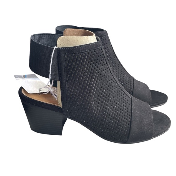 NEW IN BOX Sonoma Hostel Black Perforated Peep Toe Booties, Size 10 - Picture 6 of 9